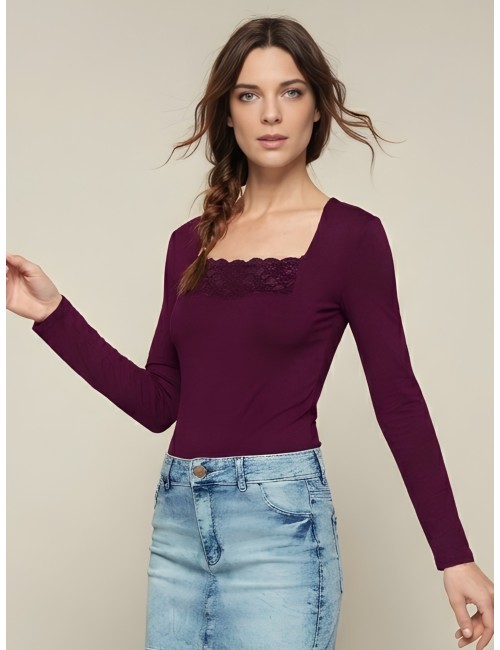 🩶 CAMISETA ZOE - escote con encaje