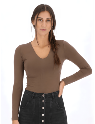 🩶 CAMISETA VIC - Escote en V