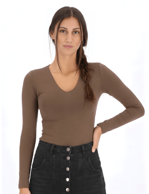 🩶 CAMISETA VIC - Escote en V